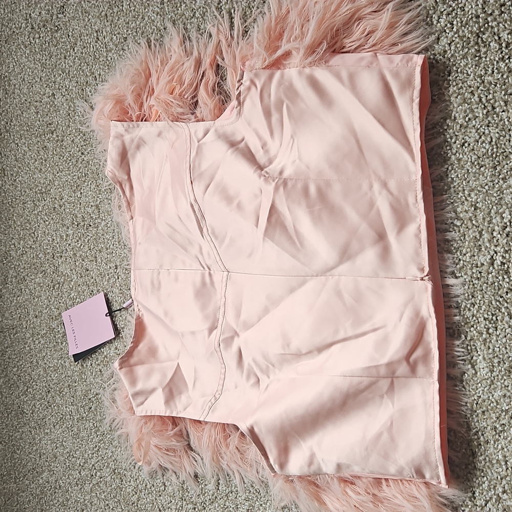 NWT AvecLes Filles Pink Faux Fur Sleeveless Top - Picture 3 of 4